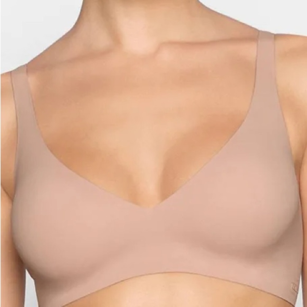 SKIMS Naked Bra NWT S-DD